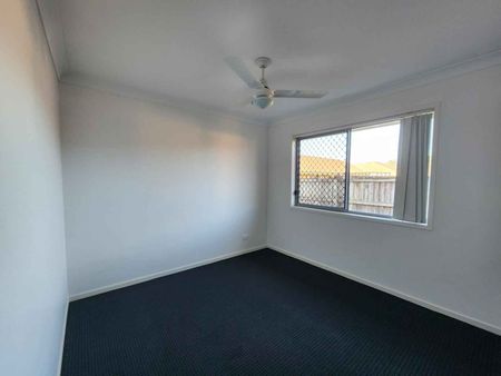 38 Piccadilly Street Bellmere - Photo 2