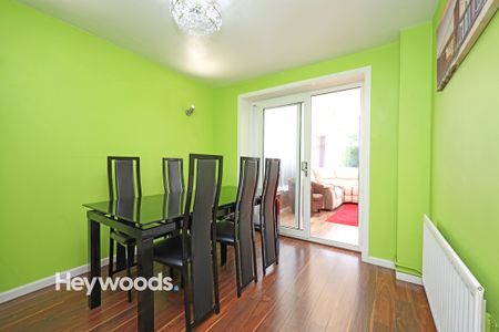 4 bed detached house to rent in Ludford Close, Newcastle, Staffordshire - Photo 3