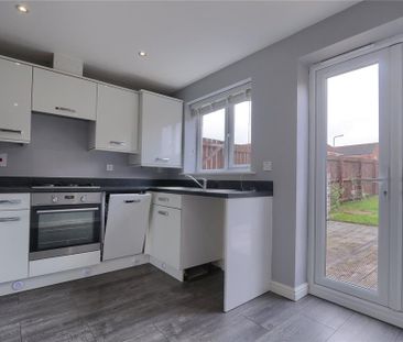 3 bedroom end of terrace house to rent - Photo 5