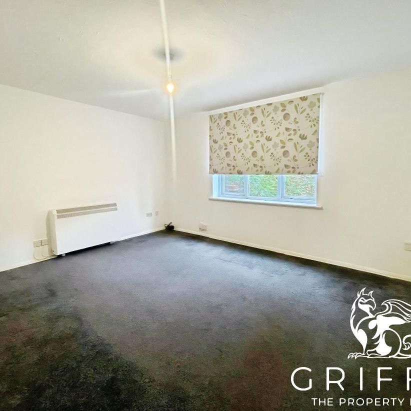 Ashford Court, Overcliff Road, Little Thurrock, RM17 - Photo 1