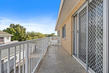 Stylish Urban Unit in Annerley - Photo 5