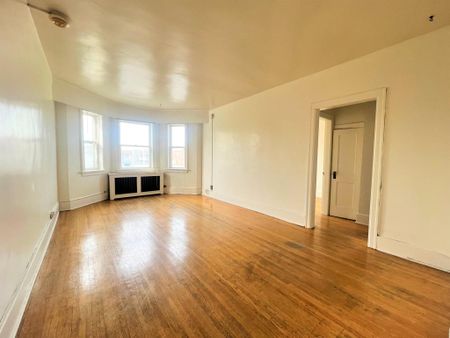 Regina Apartment near Cathedral Area - Photo 5
