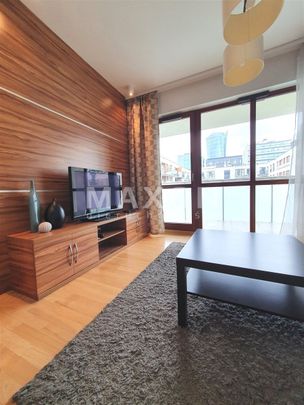 Nowoczesne przy stacji metra Rondo Daszyńskiego. - Photo 1