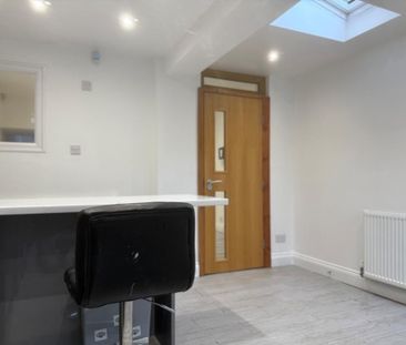 3 bedroom terraced house to rent - Photo 6