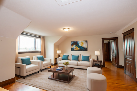 1 Bedroom Upper Unit with Large living space in St. Catharines!! - Photo 3