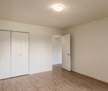 Highland Place Apartments - Photo 6