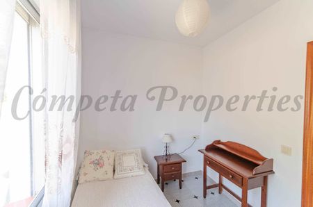 Apartment in Cómpeta, Inland Andalucia at the foot of the mountains - Photo 5