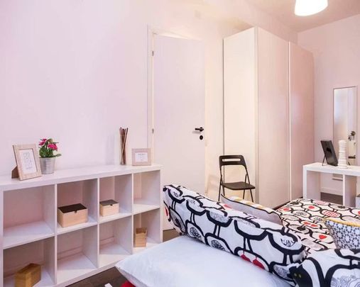 Via Antonio Canova, Milan, Lombardy 20145 - Photo 1