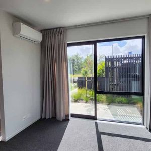 Hobsonville, 2 bedroom, $660 - Photo 2
