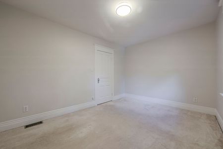 For Lease - 39 Windermere Avenue Unit# Main, Toronto, Ontario - Photo 3