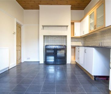 2 bedroom end of terrace house to rent - Photo 5