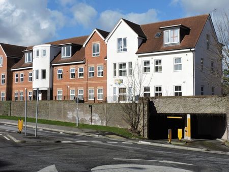 Timberlake Road, Basingstoke Town Centre - Photo 2