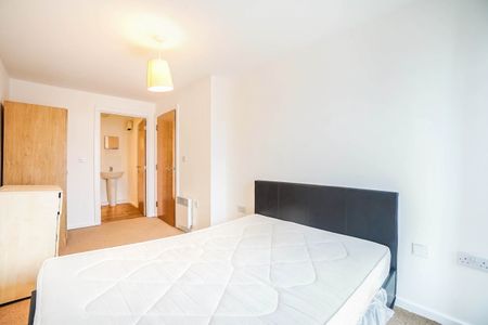 1 bedroom apartment to rent Pioneer House, 1C Elmira Way, Salford, M5 - Photo 4