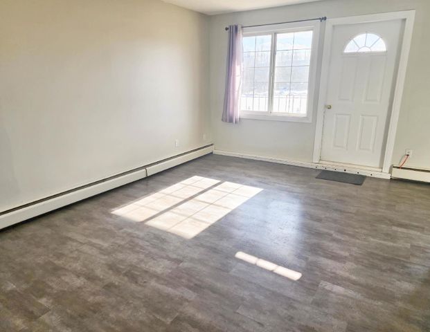 500-504 - RED ROOF - 4621 Veterans Way - 21 - FURNISHED - DNR - Photo 1