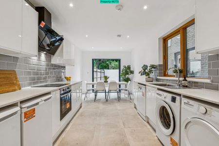 6 bedroom terraced house to rent - Photo 5