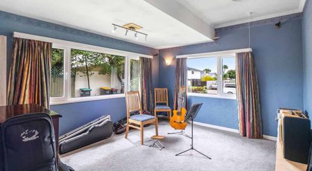 9 month rental-3 bedrooms with double garage - Photo 5