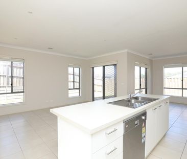 10 Aria Court, Doreen VIC 3754 - Photo 3