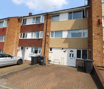 6 bedroom house to rent Fermor Crescent, Luton, Bedfordshire, LU2 - Photo 4