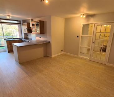 2 bed flat to rent in Stonegrove, Edgware, HA8 - Photo 2