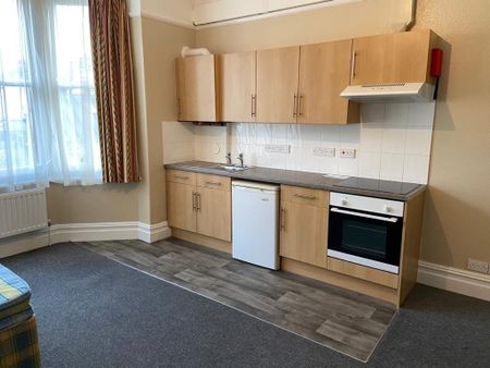 Studio Flat, Redland Road, BS6 - Photo 4