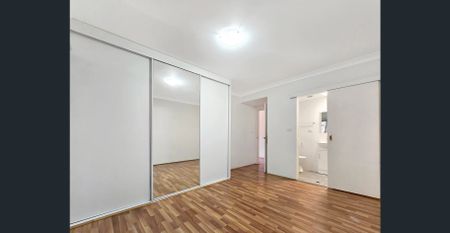 3 Mins walking from Hurstville Station - Photo 2