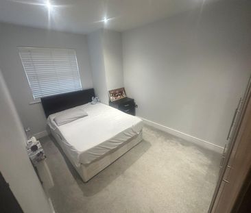 Two rooms in a shared family flat close to Loughton station- £750 pcm - Photo 5