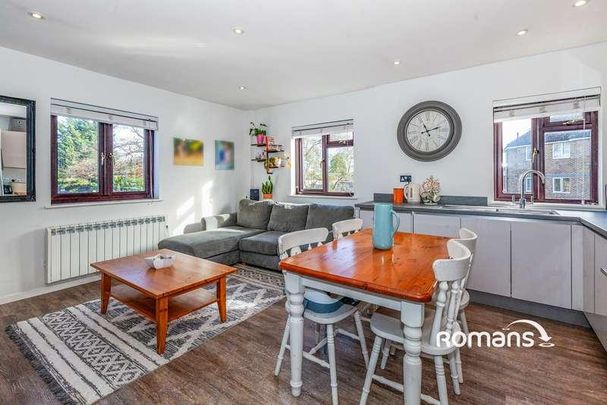 Courthouse Road, Maidenhead, Berkshire, SL6 - Photo 1