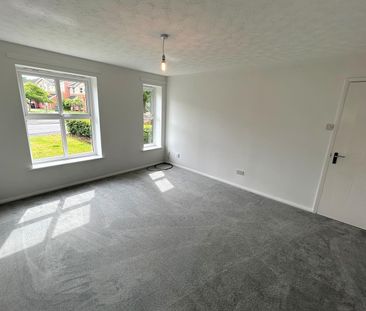 Victoria Gardens, Cradley Heath - Photo 1