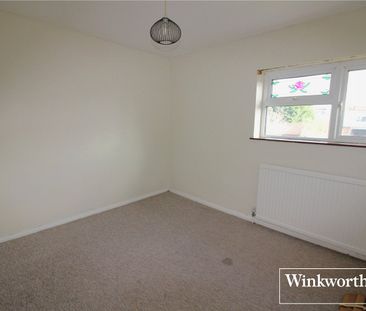 Buckingham Road, Borehamwood, Hertfordshire, WD6 - Photo 2