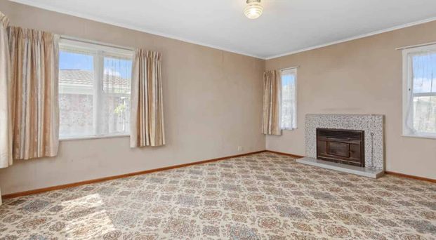 Beautiful House in the Heart of Mangere waitin... - Photo 1