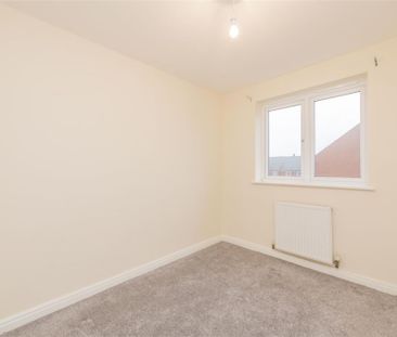 3 bed House - Detached To Let - Photo 4