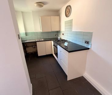 2 Bed Terraced House, Briardale Road, CH44 - Photo 4