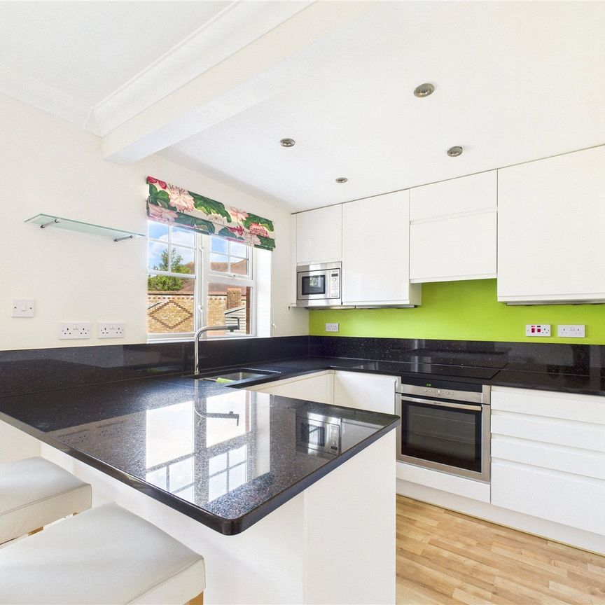 Roby Drive, Bracknell Roby Drive, Bracknell - Photo 1