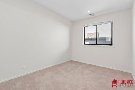 93 Sculthorpe Avenue, Whitlam ACT 2611 - House For Rent | Domain - Photo 4