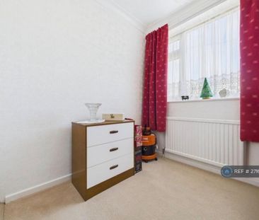 3 bedroom detached house to rent - Photo 6