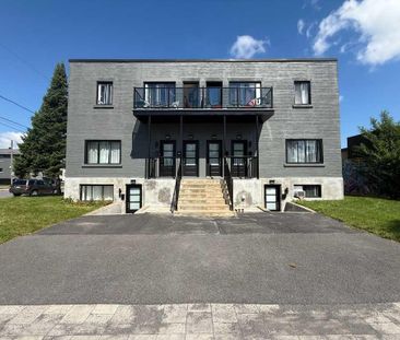 ✨ St-Hubert 5 ½ spacieux et lumineux situé à coté de l’Hôpital Char... - Photo 2