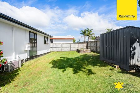 Three Bedrooms and One Bathroom in Ranui! FULLY FENCED! - Photo 5