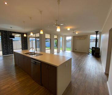 Broadwater Beauty!!! Coastal Comfort & Generous Family Living - Photo 1