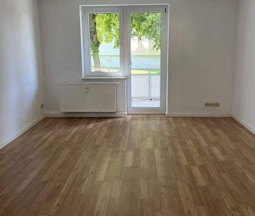 Wohnen in traumhaft ruhiger Lage! Top sanierte Wohnung mit großem B... - Photo 1