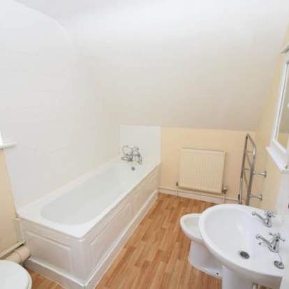 3 bedroom property to rent in Watlington - Photo 1