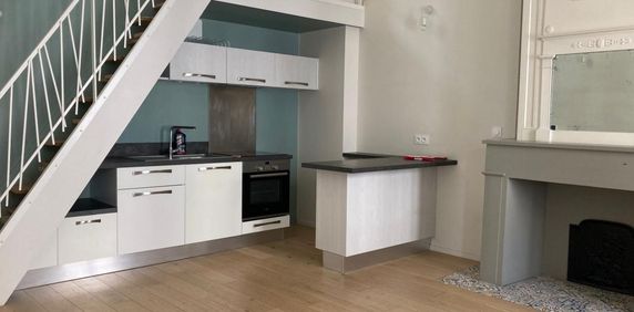 Location Appartement 2 pièces 53m² LA ROCHELLE 17000 - Photo 2