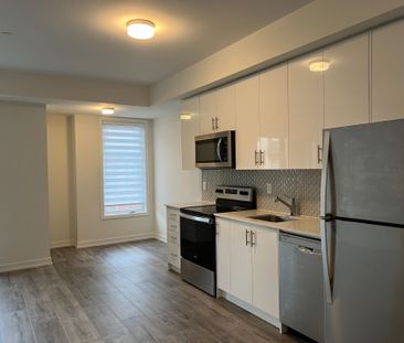 For Lease - 3550 Colonial Drive Unit# 13, Mississauga, Ontario - Photo 3