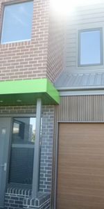 NEAR NEW 3 BEDROOM TOWNHOUSE IN HEART OF SPRINGVALE - Photo 3