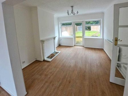 3 bedroom semi-detached house to rent - Photo 5