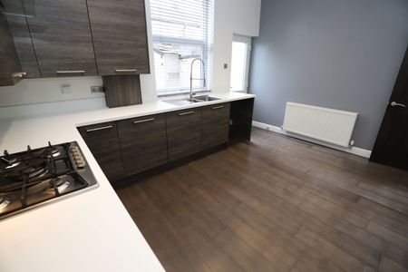 Fenton Street, Bury, BL8 1LU - Photo 4