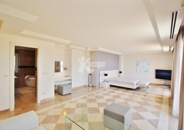 Luxury 2 bedrooms Penthouse Duplex for rent in Nueva Andalucia