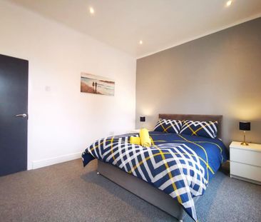 4 bedroom terraced house to rent - Photo 1