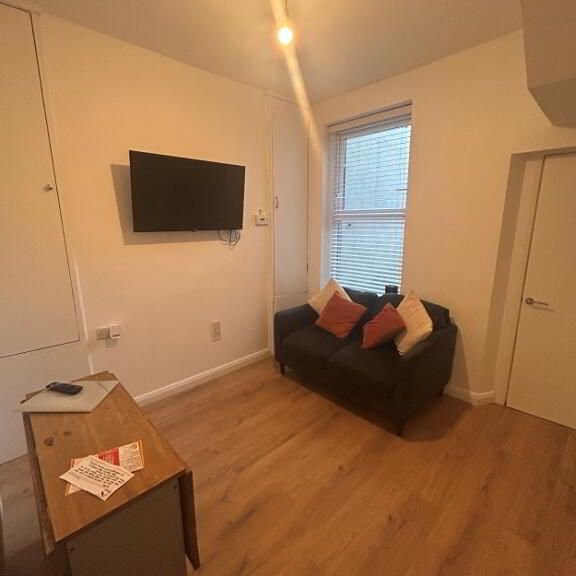 37 Barry Street, **student Property**, Derry, BT48 7PJ - Photo 1