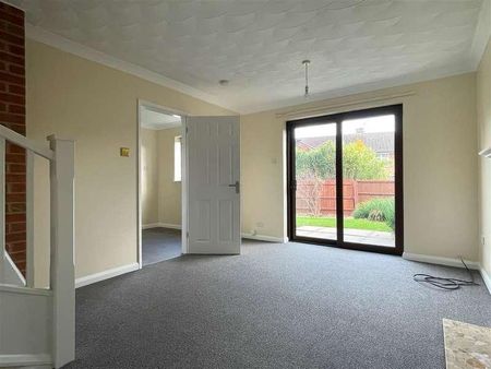Willoughby Gardens, Leicester, LE3 - Photo 2