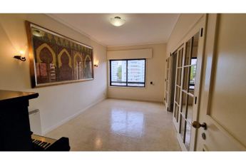 Apartamento T5 em Lisboa